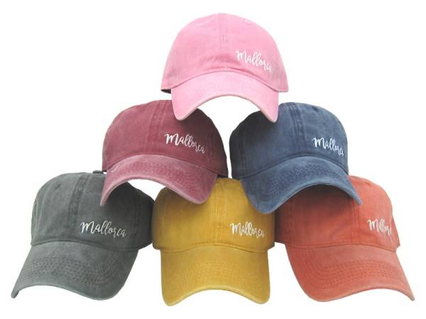 8975258 - Capulina gorra pastel mallorca logo right side