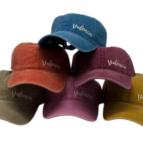 8977647 - Capulina gorra pastel logo right side Valencia