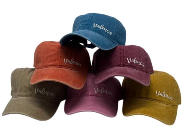 8977647 - Capulina gorra pastel logo right side Valencia