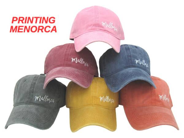 8977067 - Capulina gorras pastel menorca logo right side
