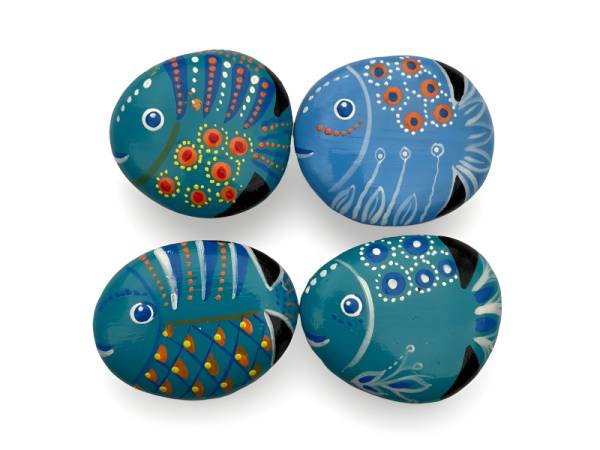 7334498 - Etnico iman piedra peces azules