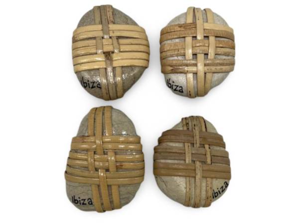 7334579 - Etnico iman piedra suerte japonesa n7 Ibiza